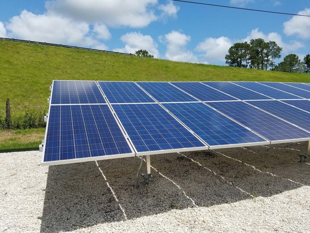 Pondasi tiang panel surya