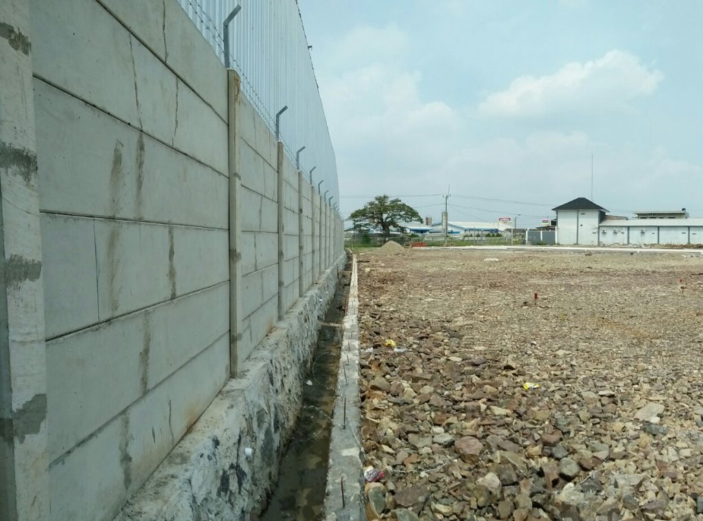 Pondasi pagar panel kuat